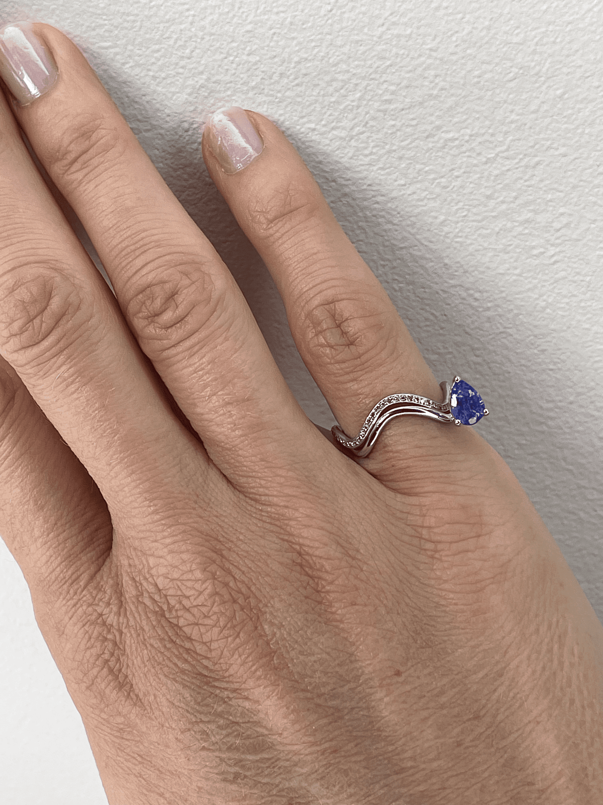 Pear cut blue stone - double band petite comete white gold by nayestones