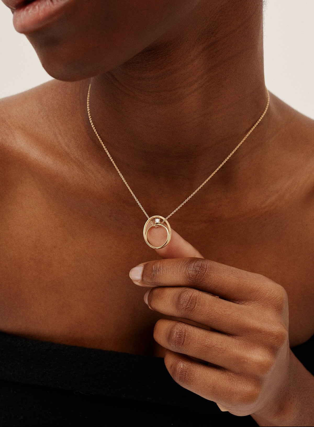 MOON ELLIPSE DIAMOND NECKLACE