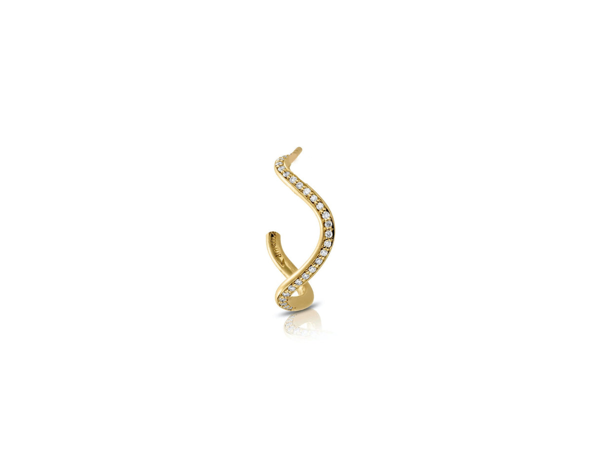 Petite comete creole earring in 18k yellow gold with pavé diamonds by Nayestones, Belgian fine jewelry.