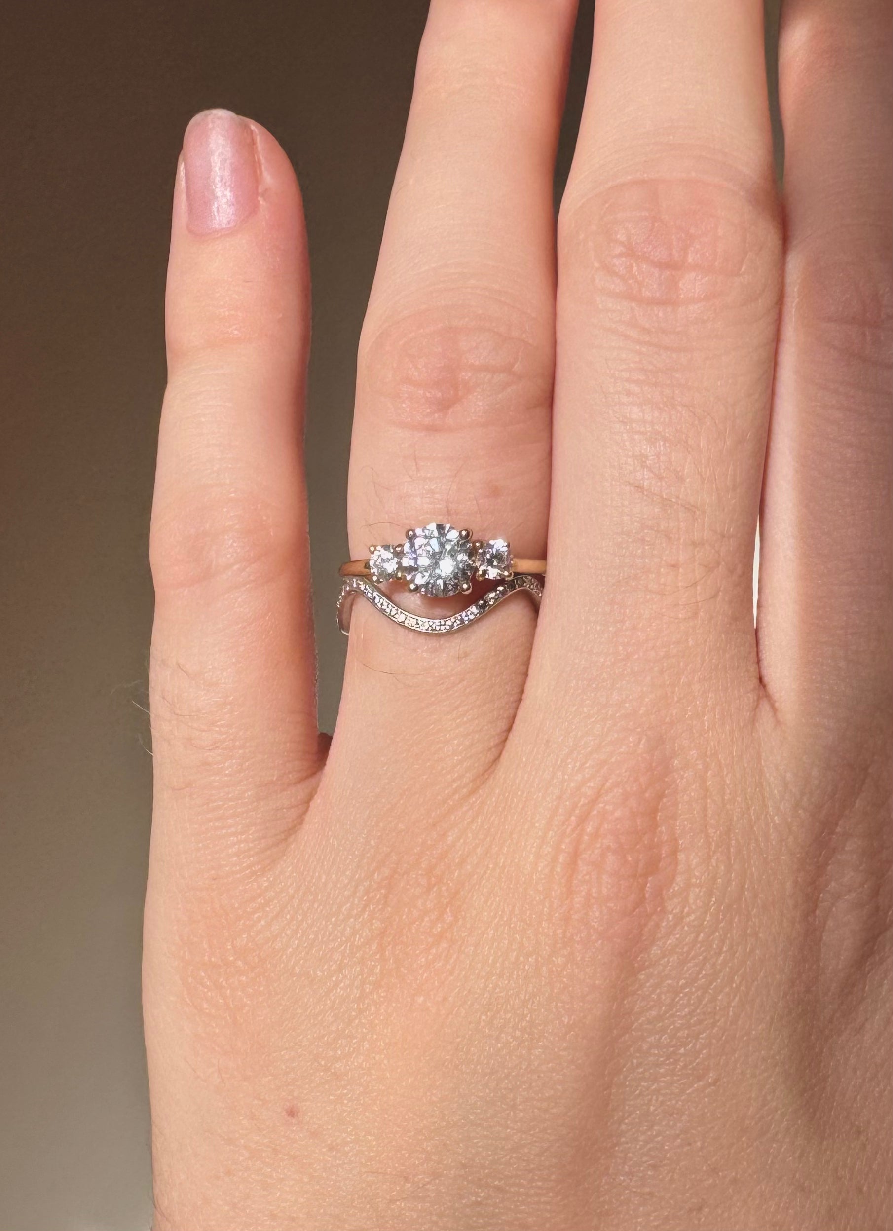 Trilogy Petite Comete Wedding Ring Set in 18k yellow gold, featuring a 0.75ct Trilogy Diamond Ring and a Petite Comete Pavé Ring by Nayestones, Belgian fine jewelry.