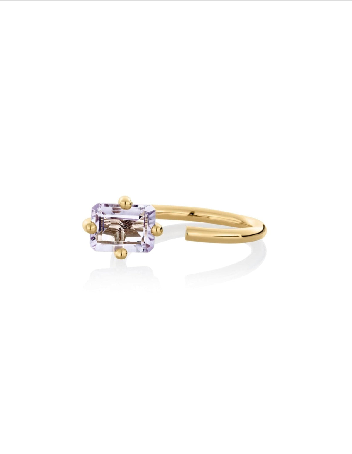 Signature Octogone engagement ring in 9k yellow gold with an octagon-cut amethyst by Nayestones, Belgian Fine Jewelry.
