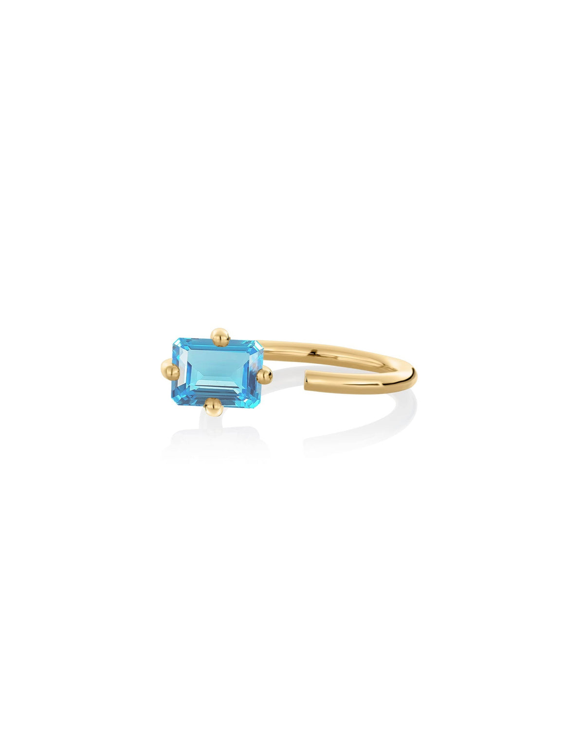 Octogone Ring in 9K yellow gold with an octagon cut swiss blue topaz by Nayestones, Belgian fine jewelry.