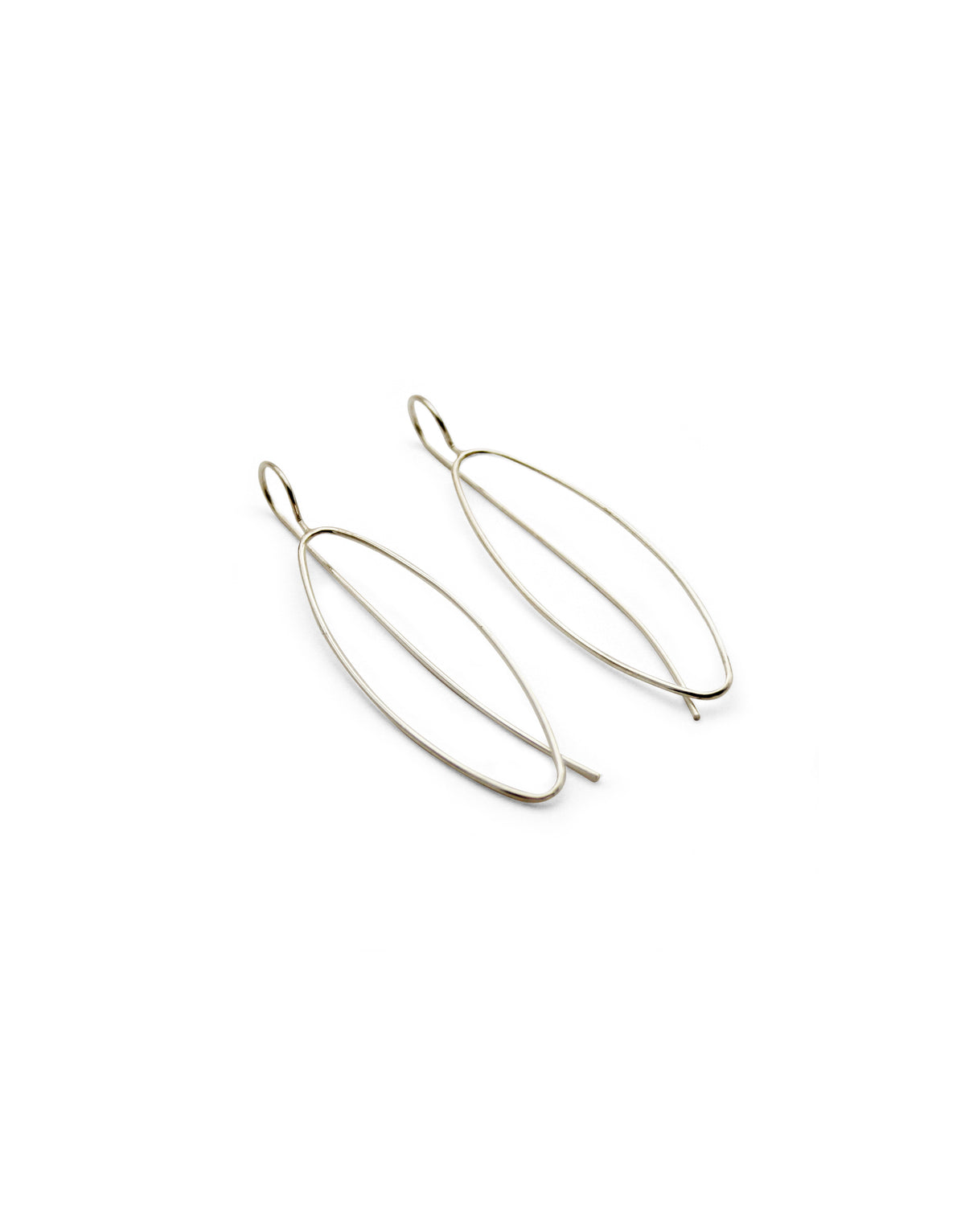 Amande Earrings in 925 silver by Nayestones, Belgian fine jewelry.
