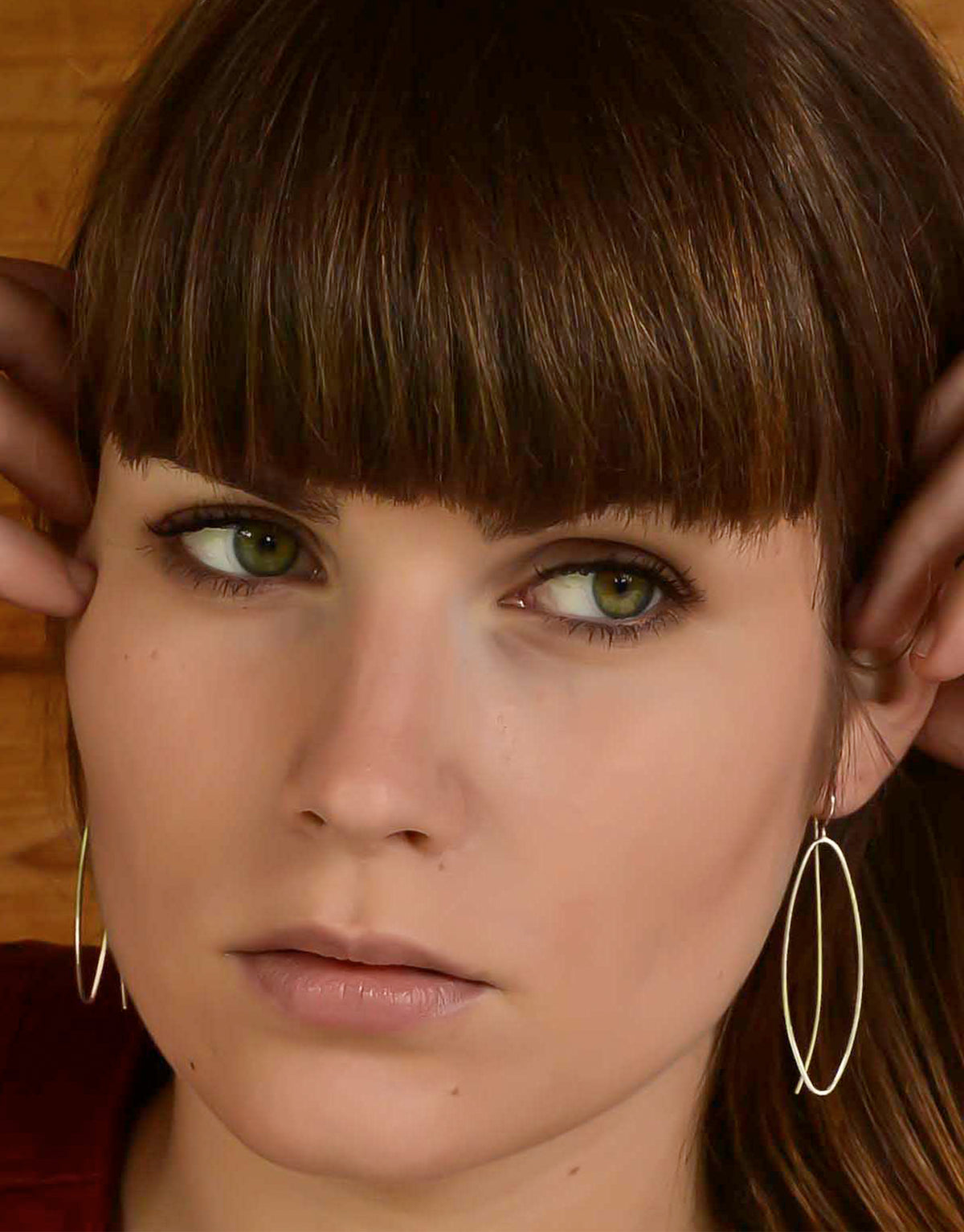 Amande Earrings in 925 silver by Nayestones, Belgian fine jewelry.