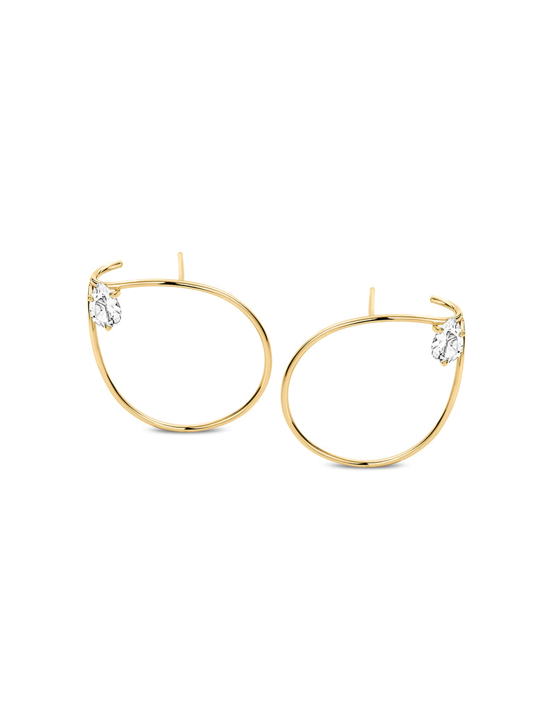 Double C Earring in 9K yellow gold with a pear-cut white topaz by Nayestones, Belgian fine jewelry.  Nayestones