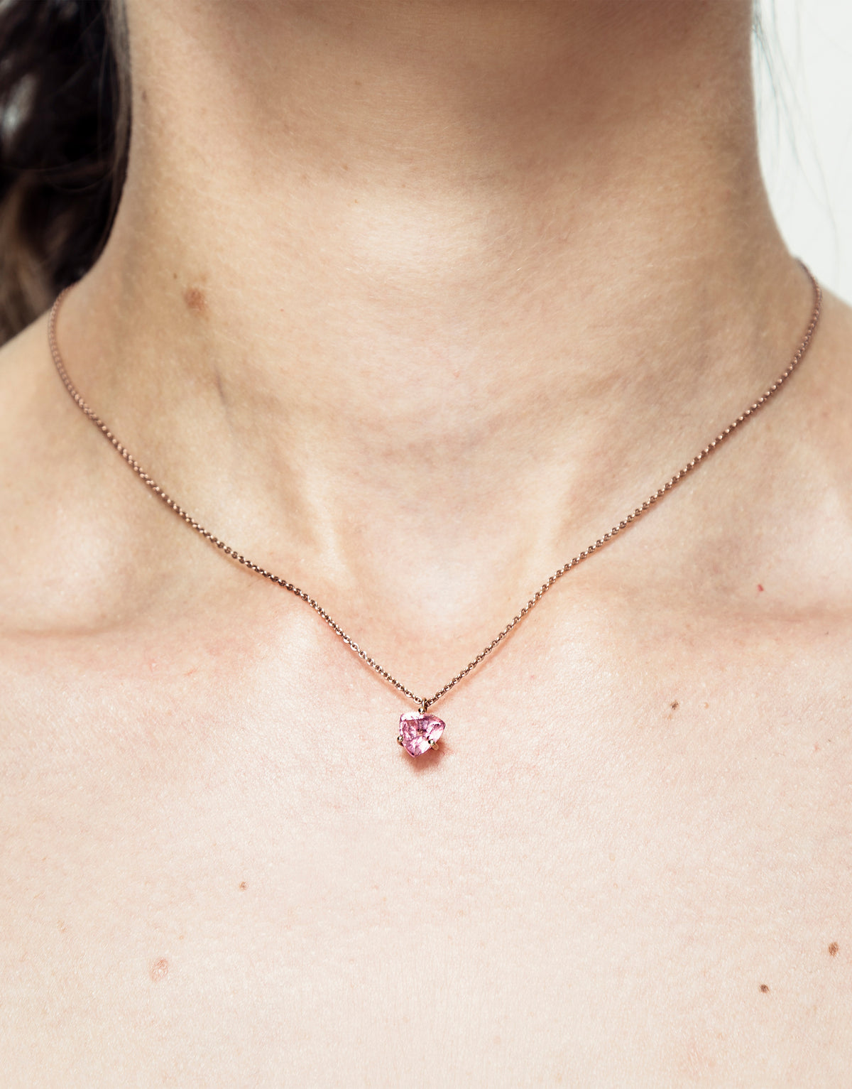Trillion Necklace in 18k pink gold with pink tourmaline by Nayestones, Belgian fine jewelry.