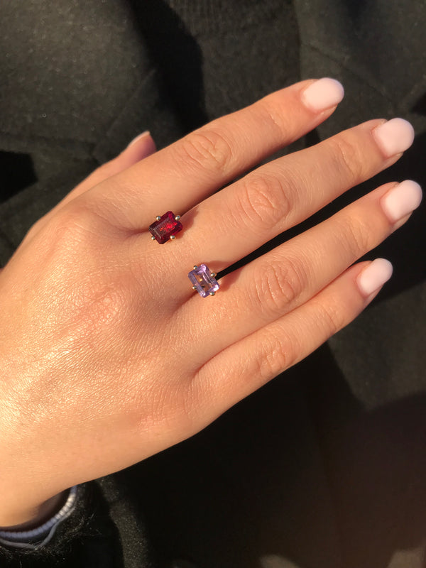 Signature Double Octogone Ring in 9k yellow gold with two octagon cut stones one amethyst and one rhodolite by Nayestones, Belgian Fine Jewelry.  Nayestones