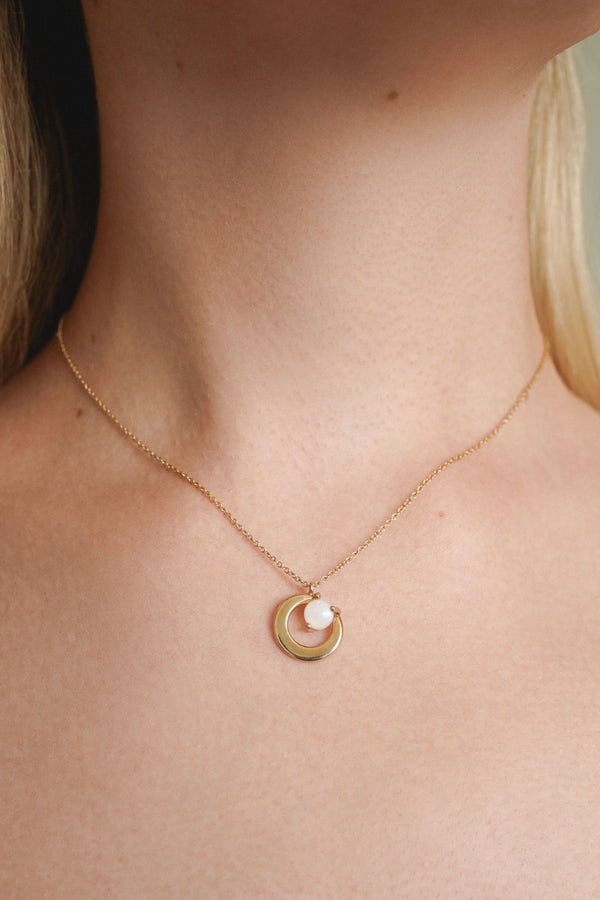 Moon Celeste Necklace - Metal: 18K sustainable gold - Stone: moonstone – Made in Antwerp by Nayestones Belgian Sustainable Fine Jewellery   Nayestones