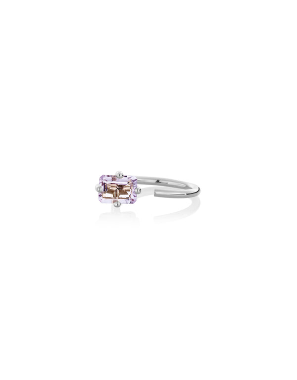 Signature Octogone engagement ring in 9k white gold with an octagon-cut amethyst by Nayestones, Belgian Fine Jewelry. Nayestones