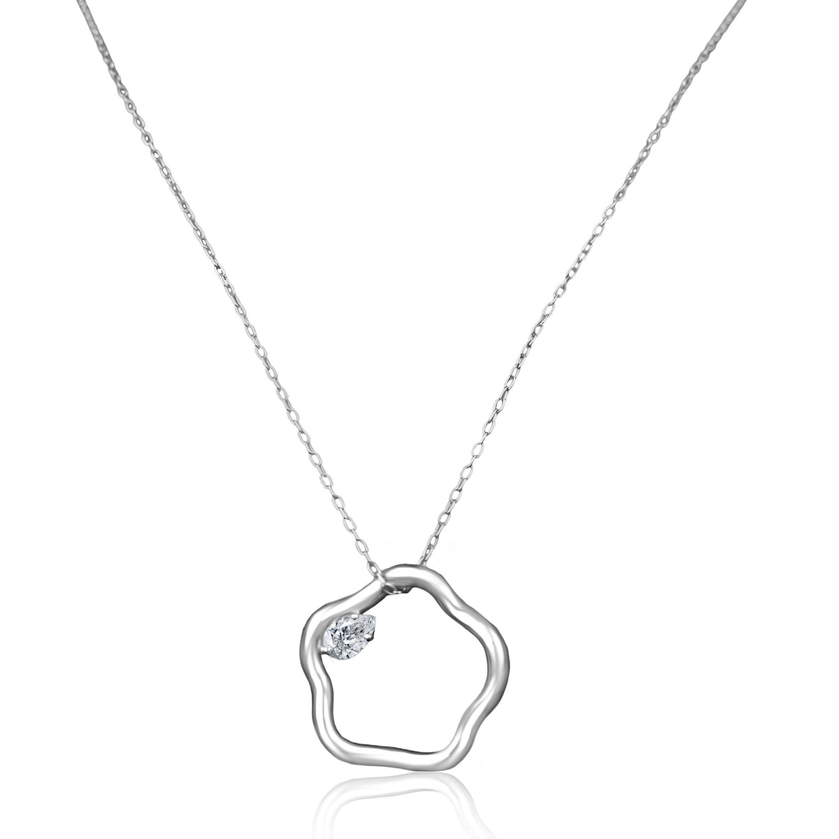 Petite Comete Star Big Necklace in 925 silver with a cubic zircona stone by Nayestones, belgian Fine Jewelry. 