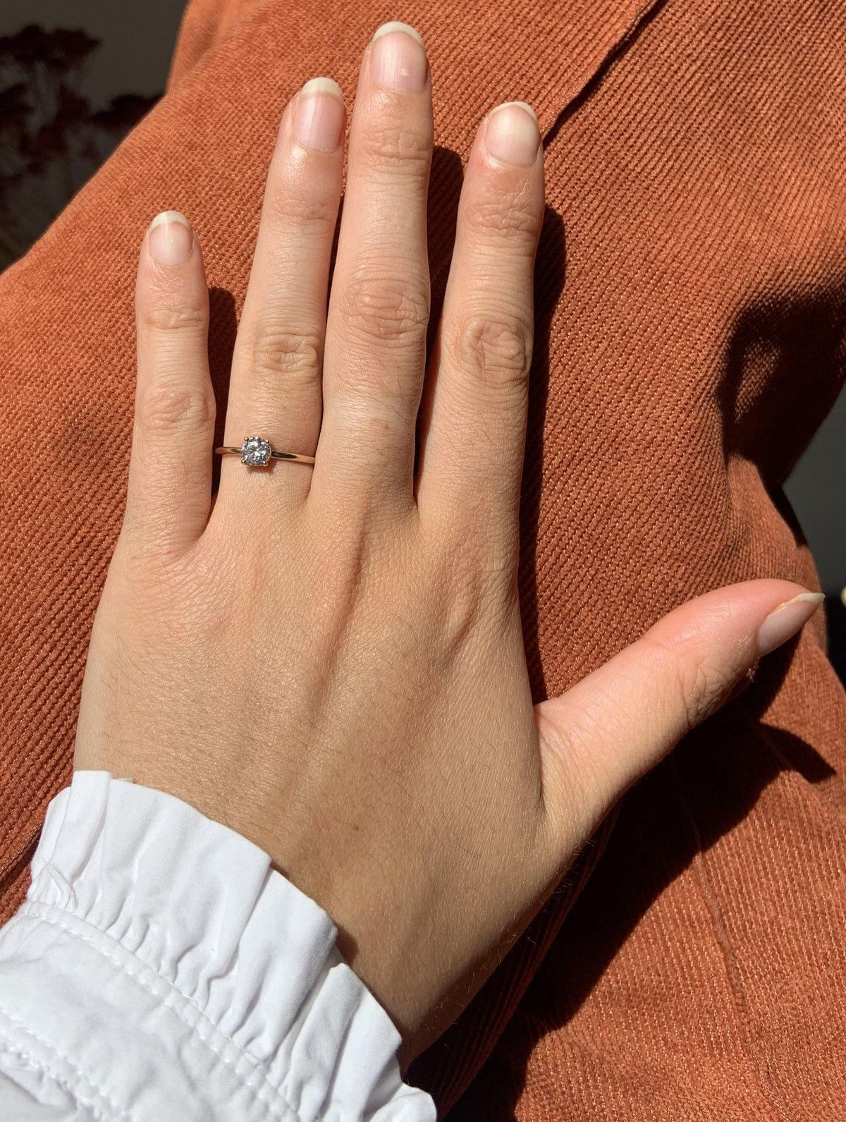 Solitaire diamond ring in 18k yellow gold with 0.75 carats diamond by Nayestones, Belgian fine jewelry. 