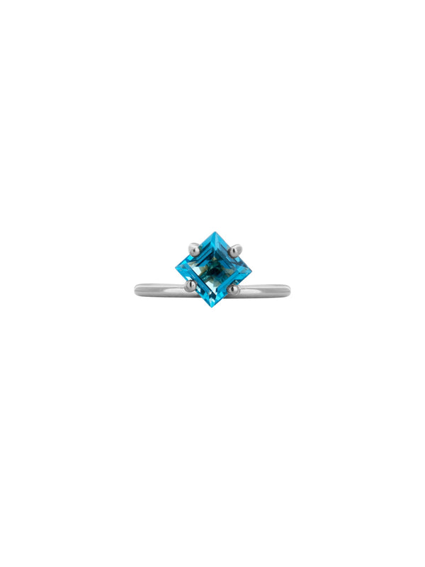 Signature Square Ring in 9K white gold with a square-cut blue topaz by Nayestones, Belgian Fine Jewelry.  Nayestones