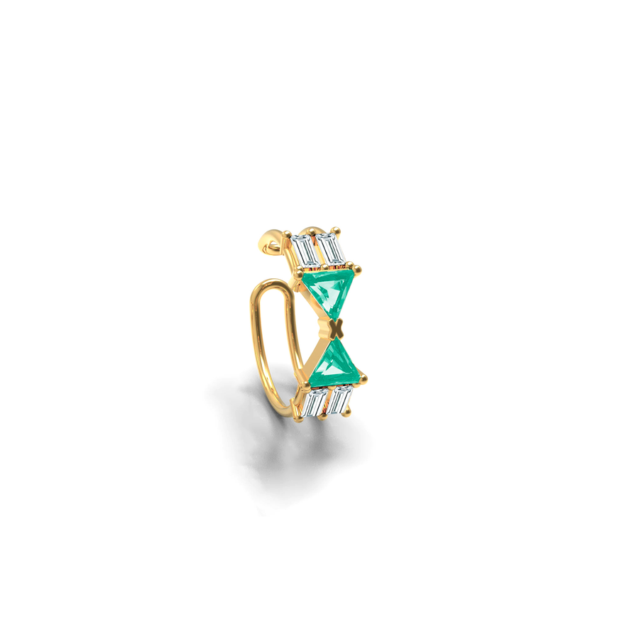 Ear cuff designed by Nayestones with two emeralds and four baguette diamonds, responsibly created in Antwerp using 18-karat gold.
