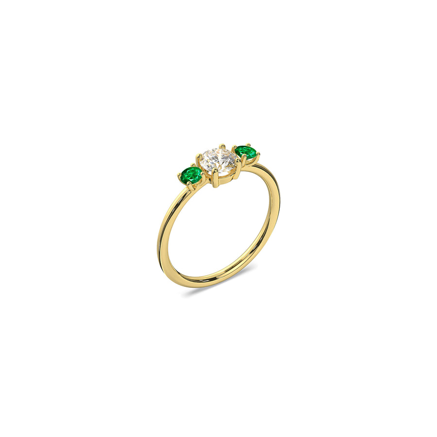 emerald and diamond 18K yellow recycled gold trilogy wedding band - 0.5 carat center stone and two 0.1 carat side stones. Nayestones Contemporary Fine Jewellery made in Antwerp