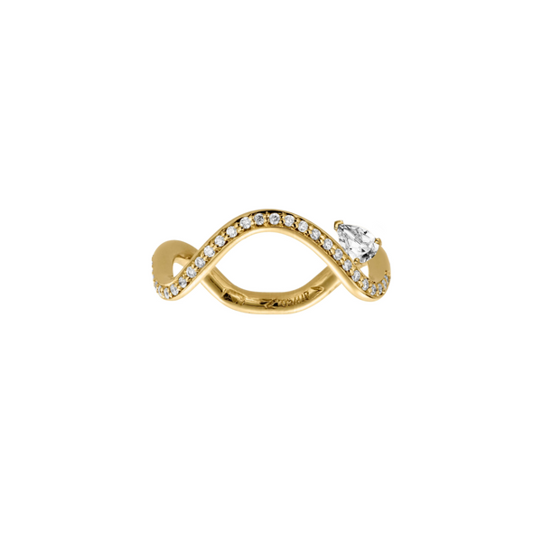 Petite Comete engagement ring in 18k yellow gold ring paved with diamonds and with a 0.25-carat Pear Star Diamond in a white background by Nayestones, Belgian Fine Jewelry. Nayestones