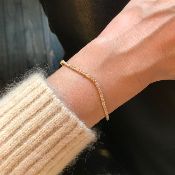 Petite Comete Diamond Bracelet in 18k yellow gold by Nayestones Belgian fine Jewelry. Nayestones