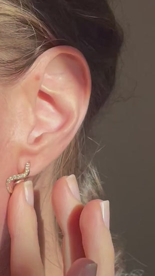 Pair of petite stud earrings - set with diamonds - wavy design -  14K gold - Nayestones Belgian Jewelry Nayestones