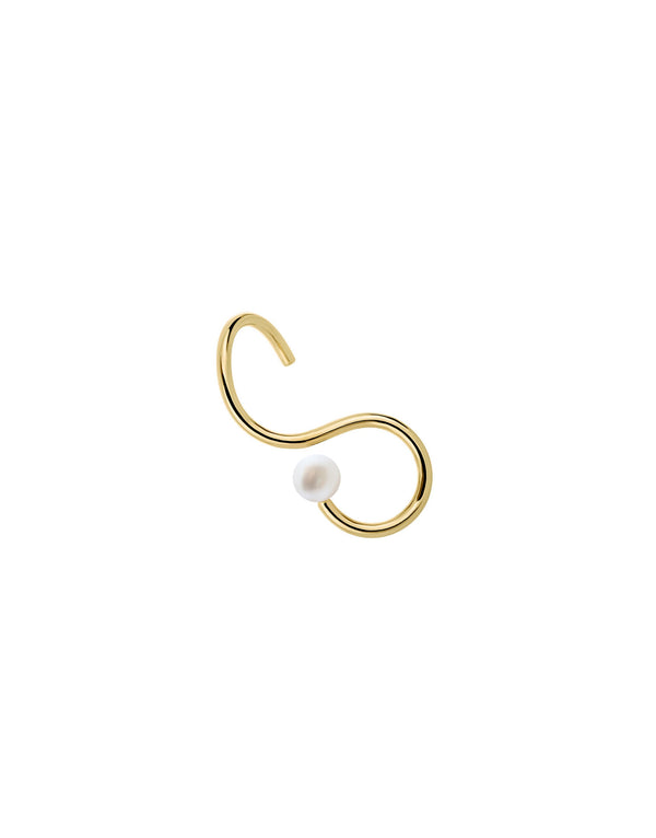 Signature Curve Earring in 9K yellow gold with a round pearl by Nayestones, Belgian Fine Jewelry. Nayestones