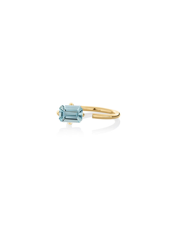 Signature Octogone engagement ring in 9k yellow gold with an octagon-cut aquamarine by Nayestones, Belgian Fine Jewelry. Nayestones