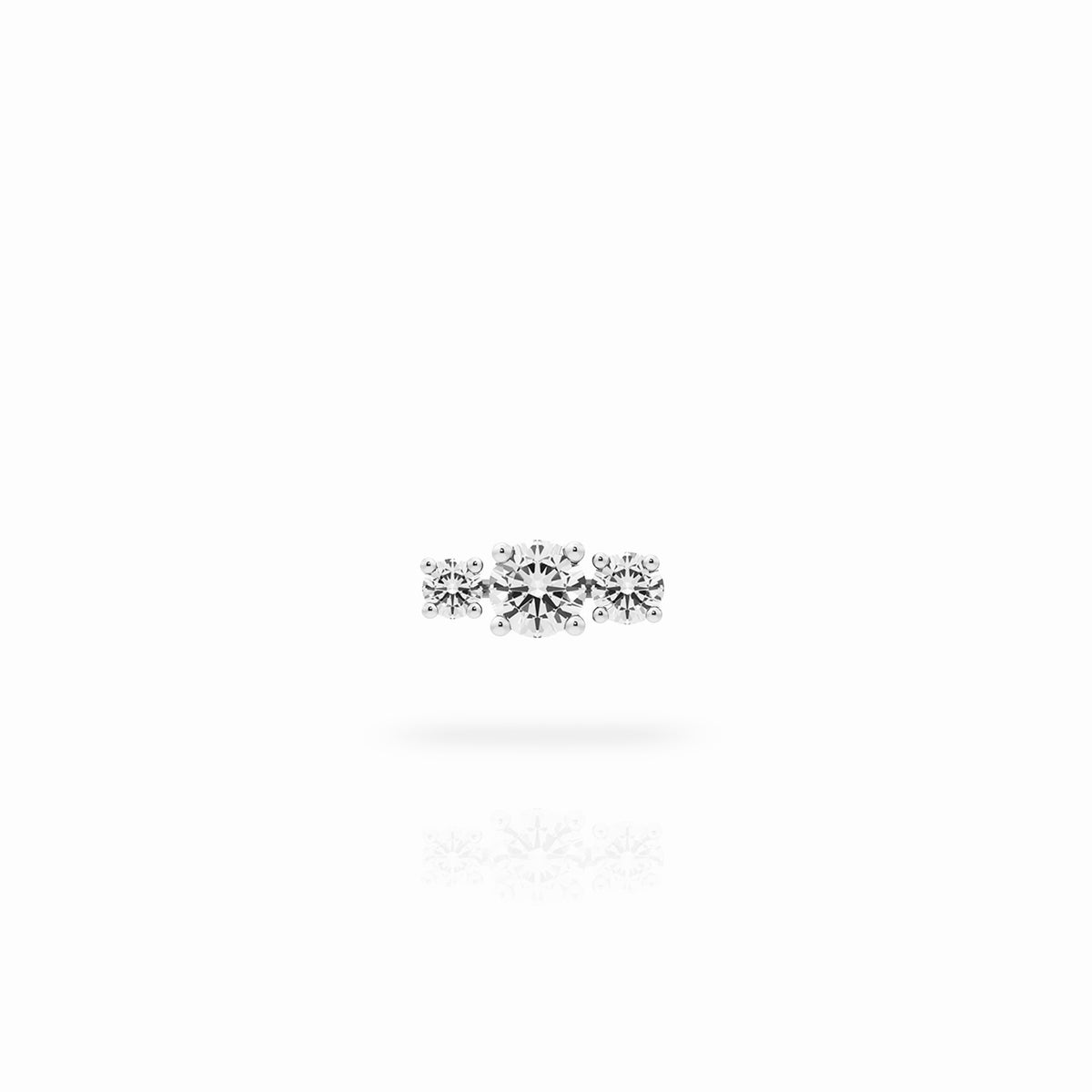 Trilogy earring in 18K yellow gold with a 0.70 carat center diamond stone and two smaller diamonds on the sides, on a white background. By Nayestones, Belgian fine jewelry brand.