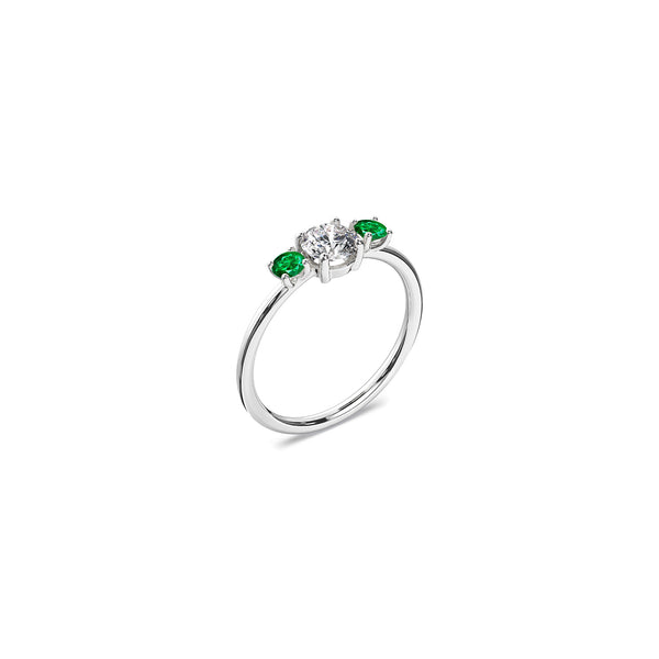 emerald and diamond 18K white recycled gold trilogy wedding band - 0.5 carat center stone and two 0.1 carat side stones. Nayestones Contemporary Fine Jewellery made in antwerp