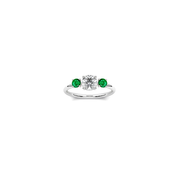 emerald and diamond 18K white recycled gold trilogy wedding band - 0.75 carat center stone and two 0.18 carat side stones. Nayestones Contemporary Fine Jewellery made in antwerp