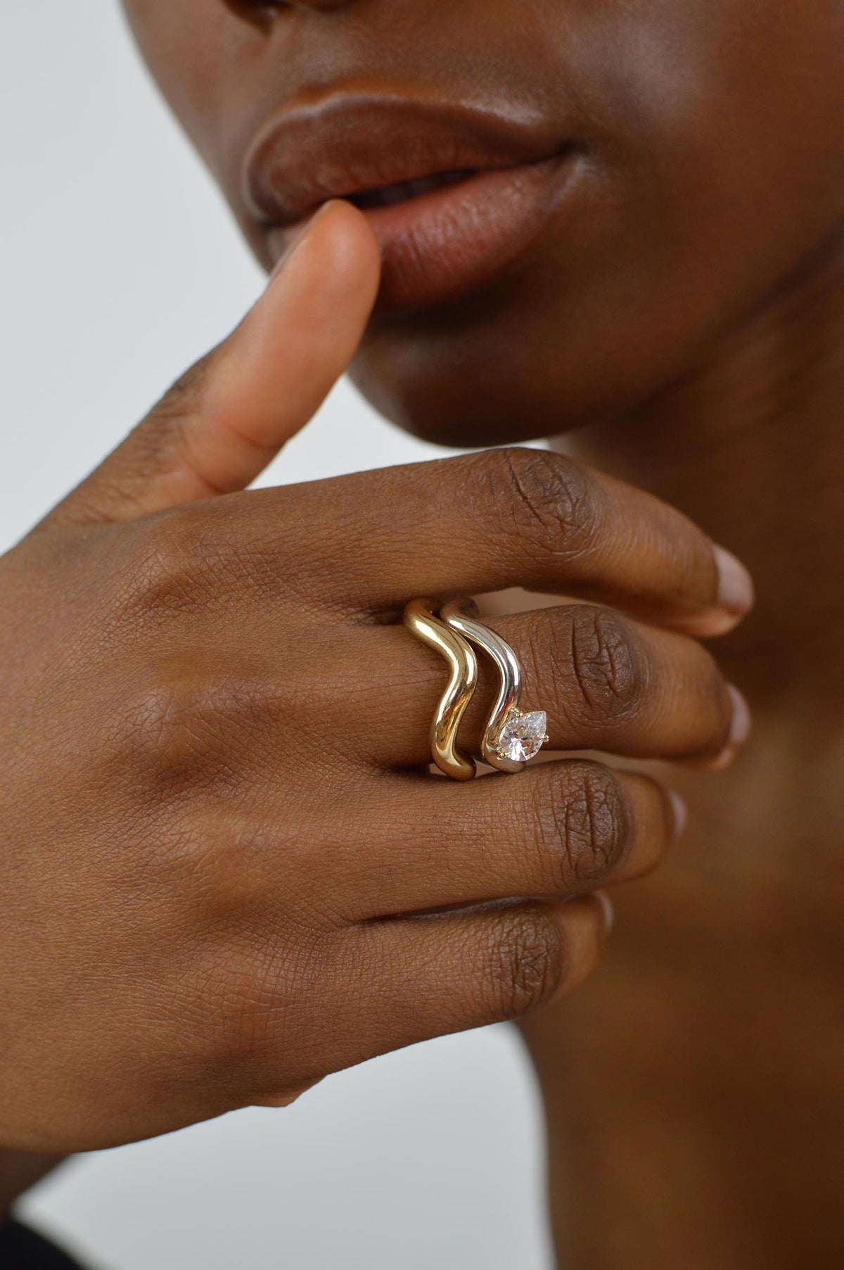 Petite Comète chunky ring in 18k vermeil by Nayestone, Belgian fine jewelry 