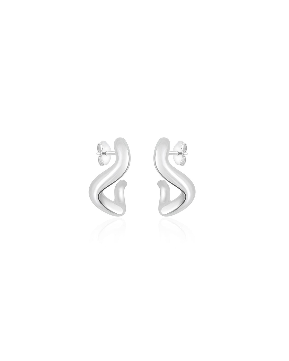 Petite Comete creole chunky earrings in silver by Nayestones, Belgian fine jewelry.