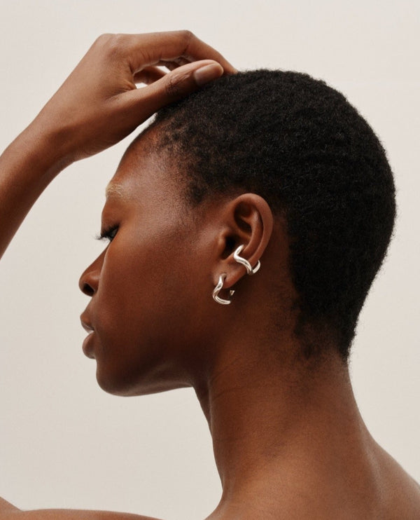 Petite Comete creole chunky earrings in silver and gold vermeil by Nayestones, Belgian fine jewelry. Nayestones