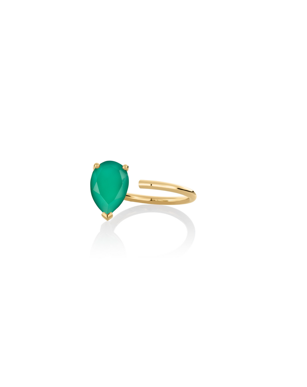  Bloom Ring in 9k yellow gold ring with a pear-cut green onyx stone by Nayestones, Belgian fine jewelry.