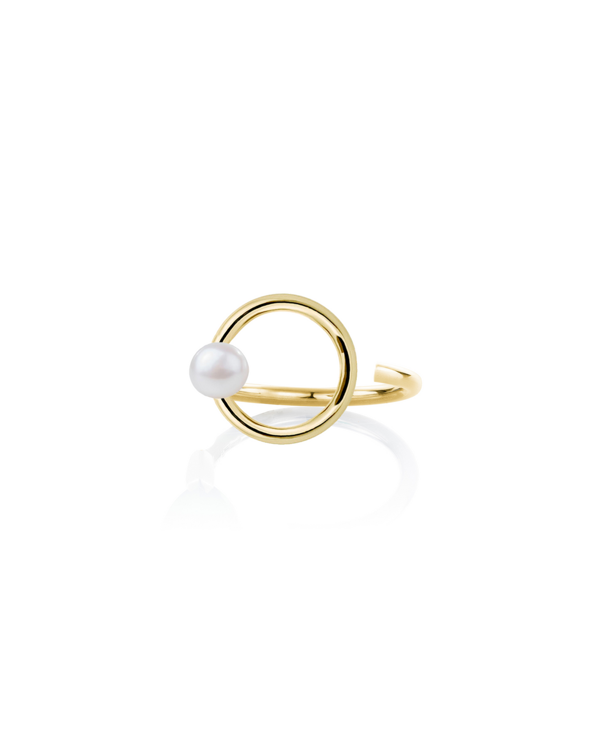 Signature Curl Ring in 9K yellow gold with a round pearl by Nayestones, Belgian fine jewelry.