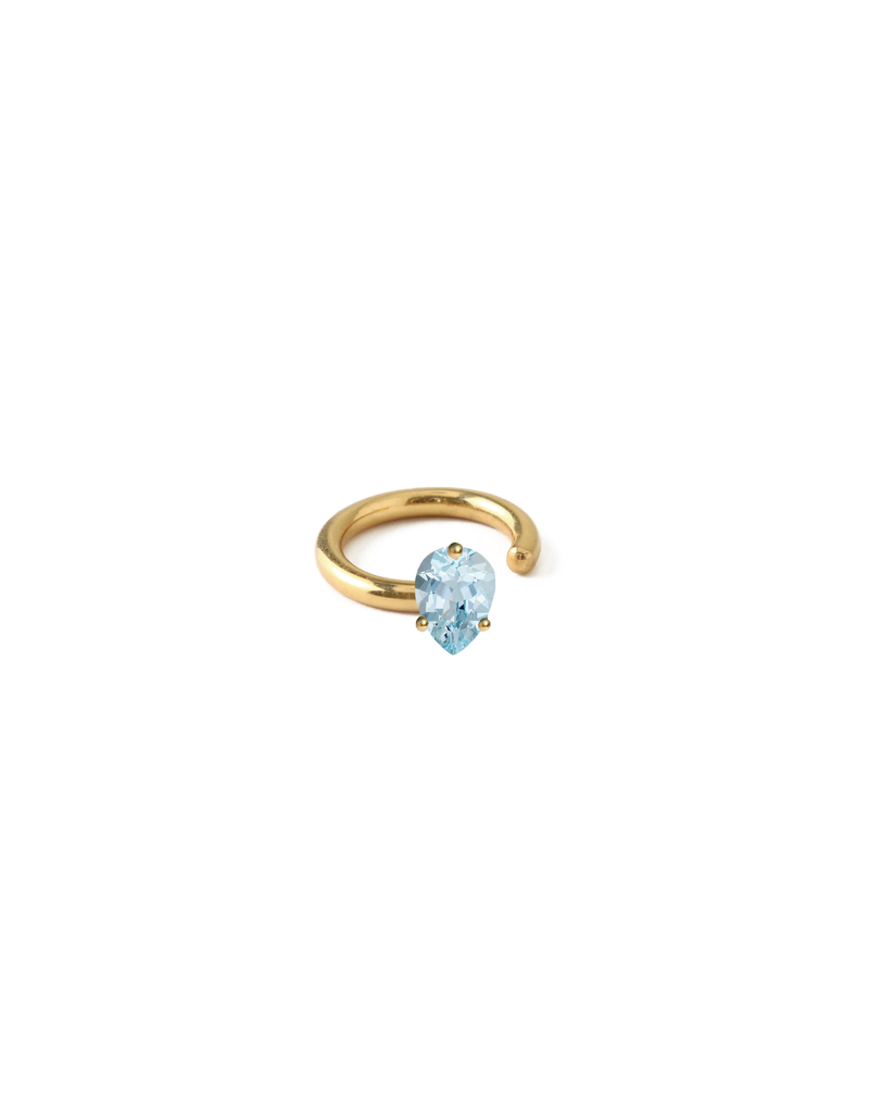 Signature Eracuff in 9K yellow gold with a pear-cut Aquamarine by Nayestones, Belgian fine jewelry.  Nayestones