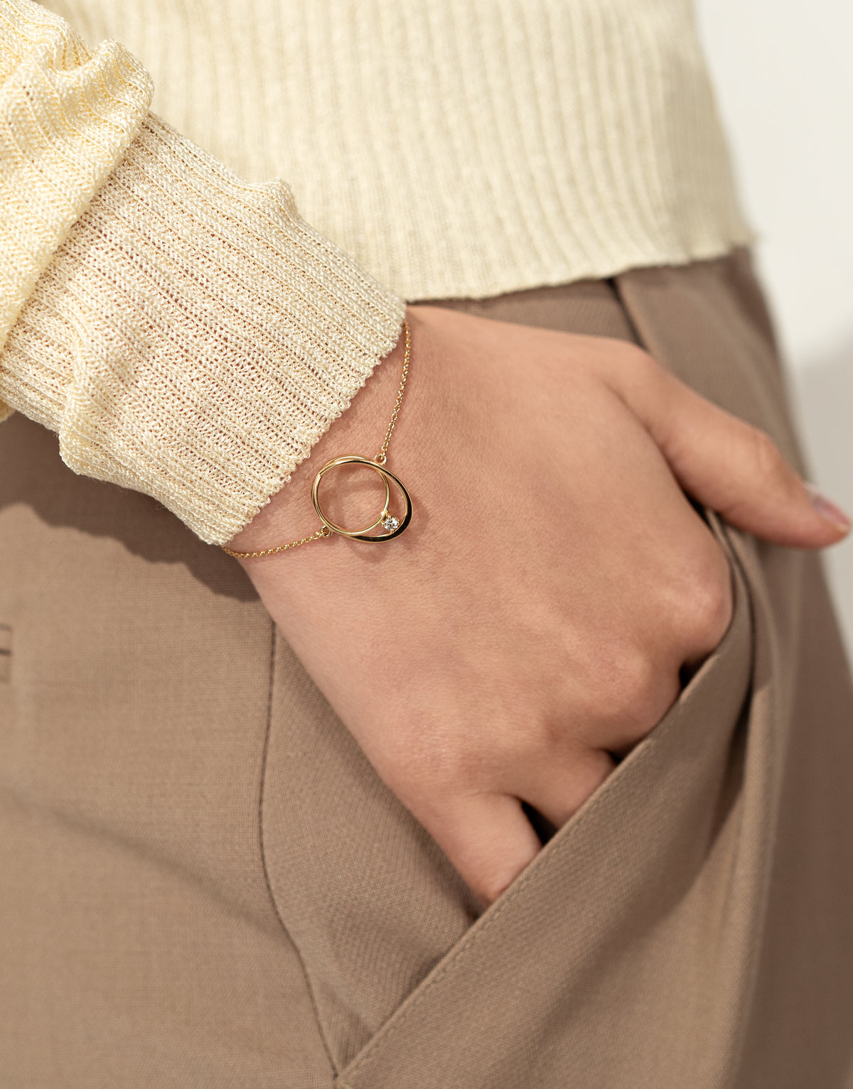Moon Ellipse bracelet in 18K yellow gold with 0.05 carats diamond by  Nayestones, Belgian fine jewelry. 