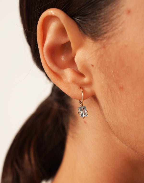 Earring 9K gold topaz - petite creole earring -  Nayestones Antwerp