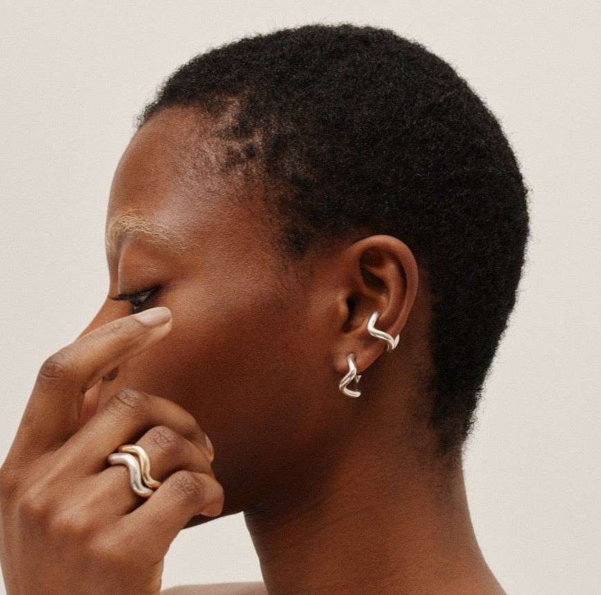 Petite Comete creole chunky earrings in silver paired with petite comete chunky ring in vermeil and silver by Nayestones, Belgian fine jewelry