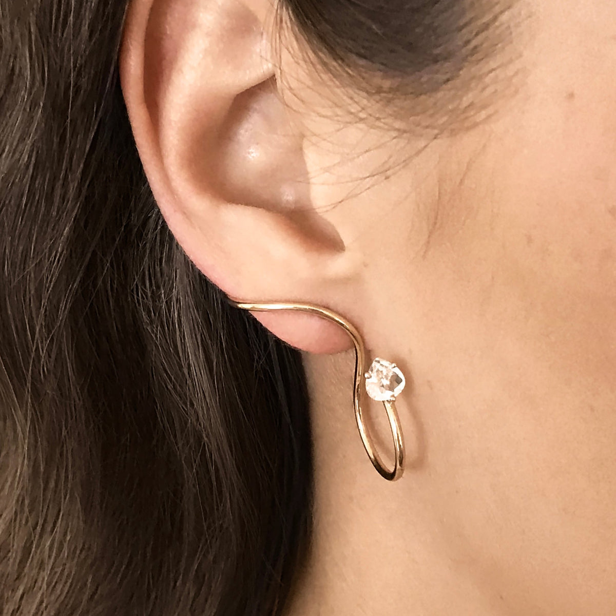 Petite Round Drop Earrings in 9K Yellow Gold Heart-Cut Aquamarine stone by Nayestone, Belgian fine jewelry.